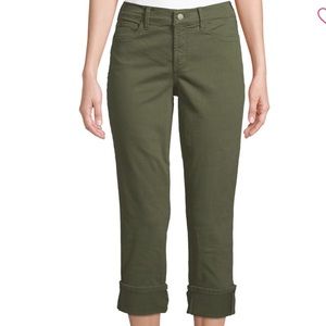 NEW WITH TAGS NYDJ DAYLA WIDE CUFF CROPPED JEANS